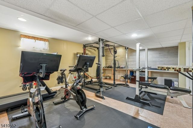 25 Page Dr, Oakland Boro, NJ 07436