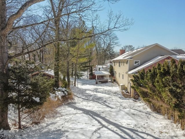 25 Page Dr, Oakland Boro, NJ 07436