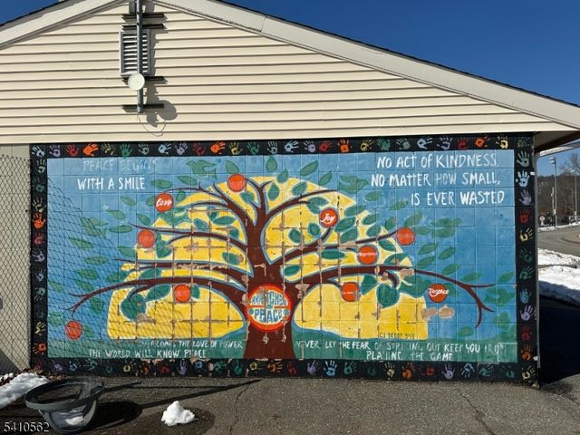 25 Page Dr, Oakland Boro, NJ 07436