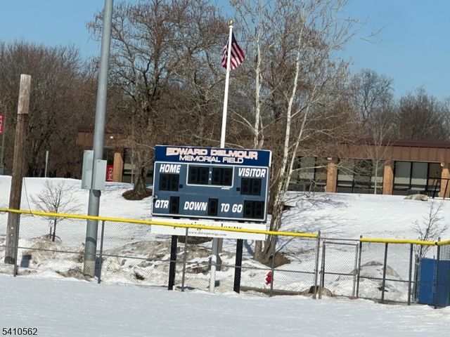 25 Page Dr, Oakland Boro, NJ 07436