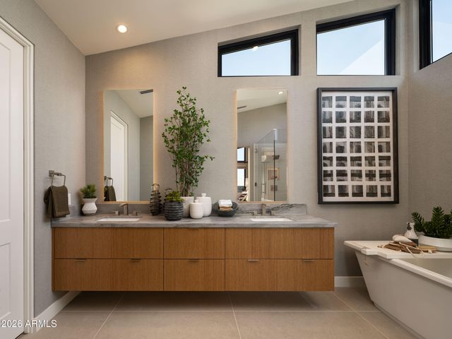 5937 N 14TH Street, Phoenix, AZ 85014