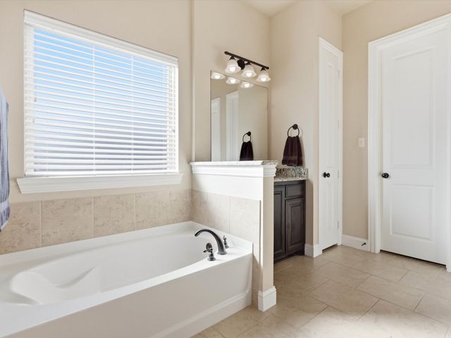 1114 Texanna Trail, Midlothian, TX 76065