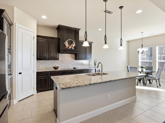 1114 Texanna Trail, Midlothian, TX 76065