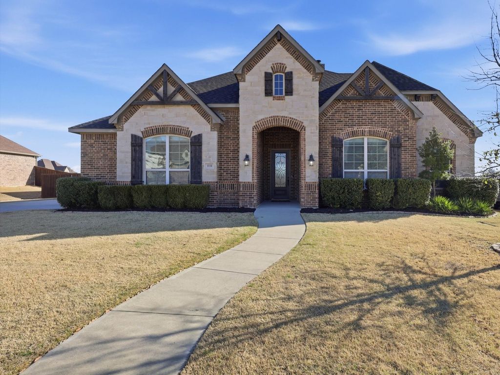 1114 Texanna Trail, Midlothian, TX 76065