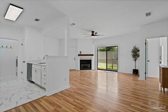 601 E Burgess Rd H-3, Pensacola, FL 32504