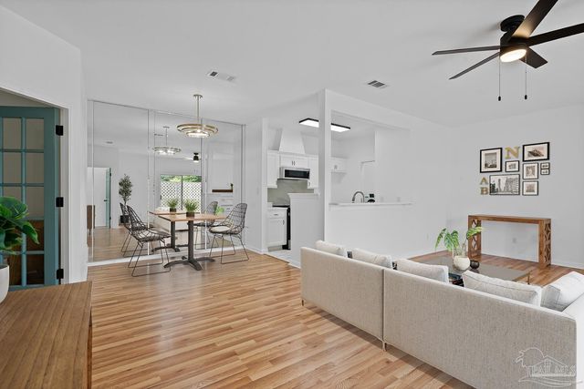 601 E Burgess Rd H-3, Pensacola, FL 32504
