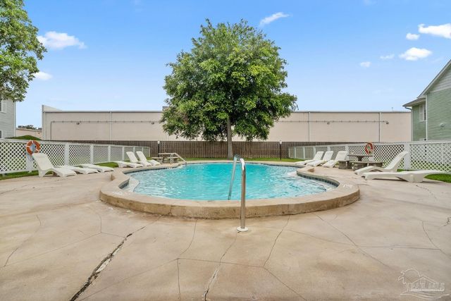 601 E Burgess Rd H-3, Pensacola, FL 32504