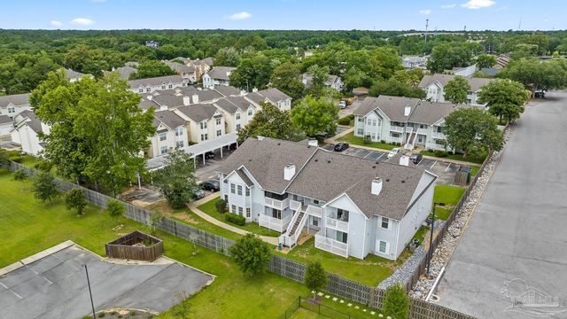 601 E Burgess Rd H-3, Pensacola, FL 32504