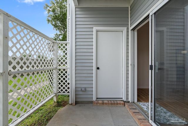 601 E Burgess Rd H-3, Pensacola, FL 32504
