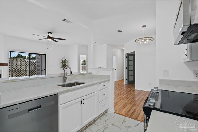 601 E Burgess Rd H-3, Pensacola, FL 32504