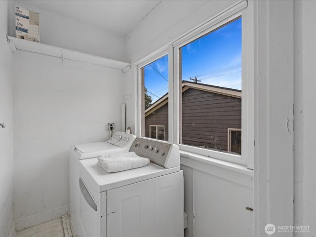 1218 E Marine View Drive, Everett, WA 98201