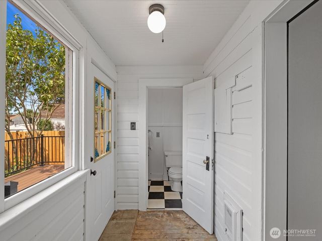 1218 E Marine View Drive, Everett, WA 98201
