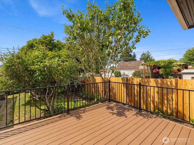 1218 E Marine View Drive, Everett, WA 98201