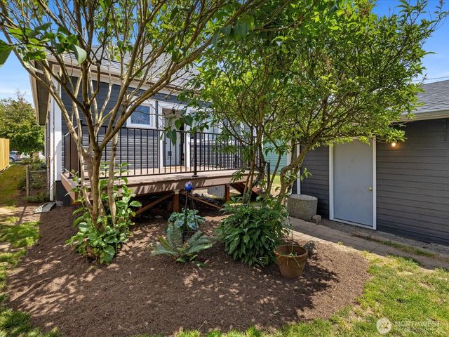 1218 E Marine View Drive, Everett, WA 98201