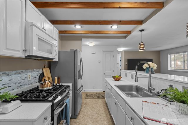 6237 S Cheyenne Street, Tacoma, WA 98409