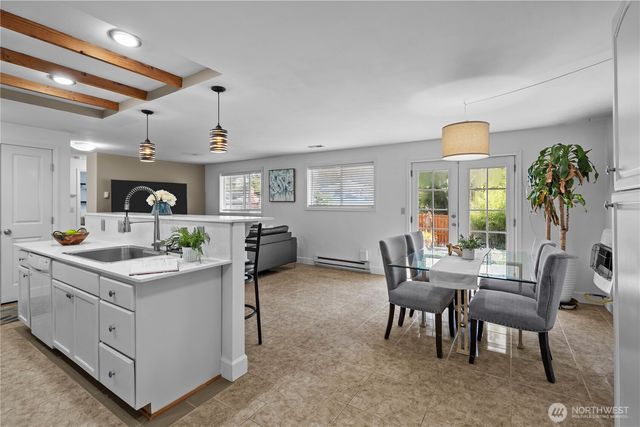 6237 S Cheyenne Street, Tacoma, WA 98409