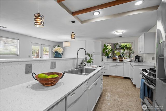 6237 S Cheyenne Street, Tacoma, WA 98409