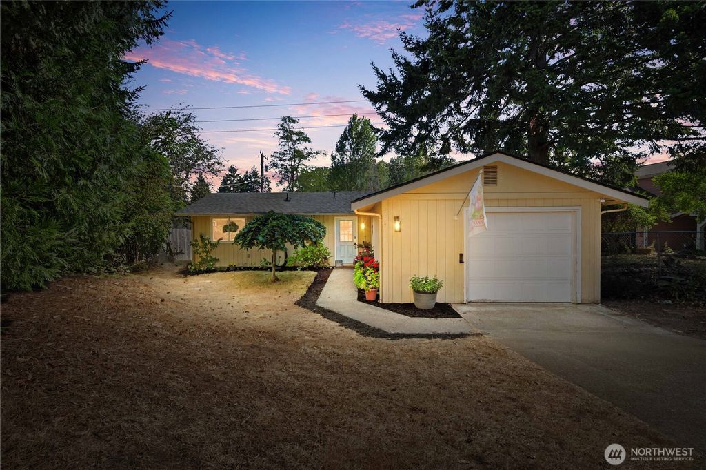 6237 S Cheyenne Street, Tacoma, WA 98409