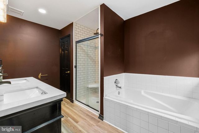 87 WINDINGBROOK RD, Bordentown, NJ 08505