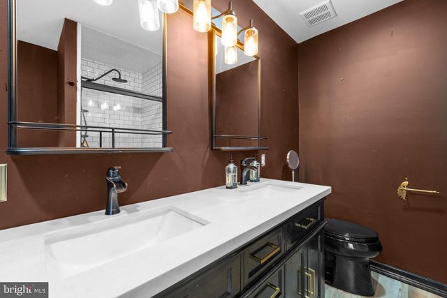 87 WINDINGBROOK RD, Bordentown, NJ 08505