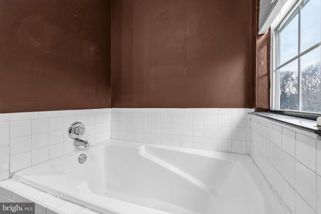 87 WINDINGBROOK RD, Bordentown, NJ 08505