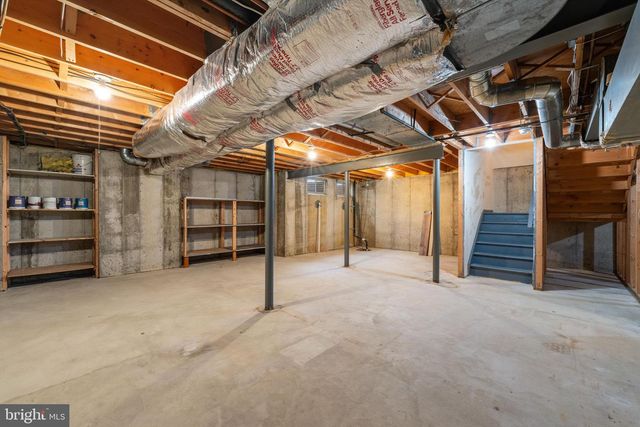 87 WINDINGBROOK RD, Bordentown, NJ 08505