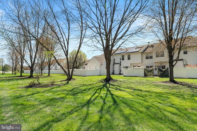 87 WINDINGBROOK RD, Bordentown, NJ 08505