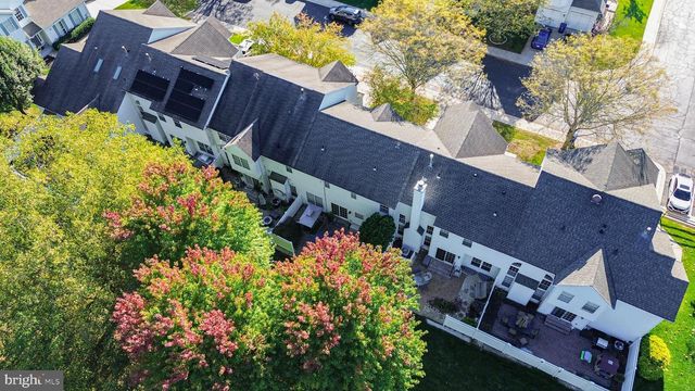 87 WINDINGBROOK RD, Bordentown, NJ 08505