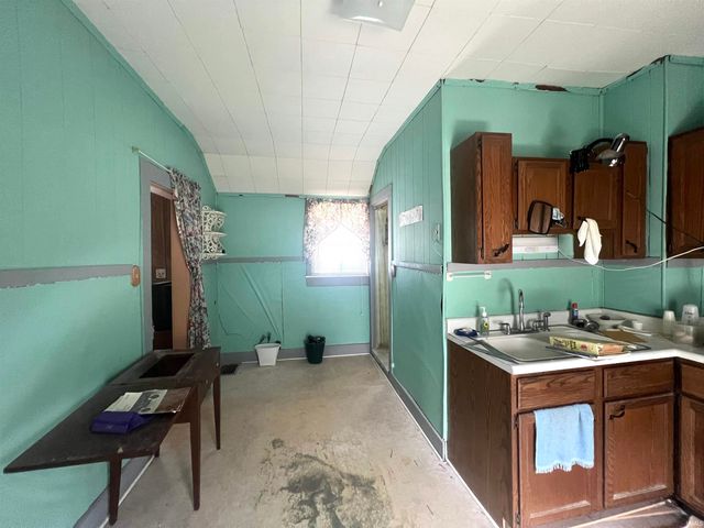 103 E Riverside Drive, Peru, IN 46970