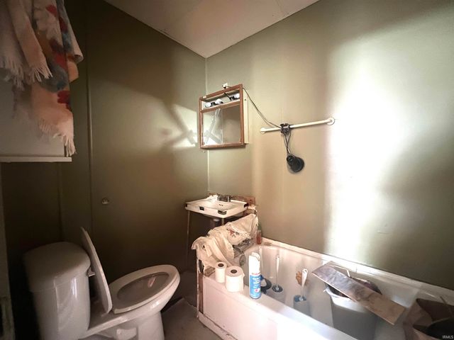 103 E Riverside Drive, Peru, IN 46970