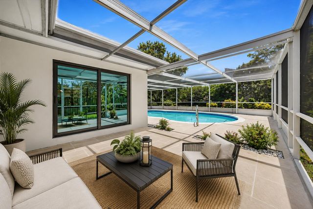 127 Calle Largo Drive, Hollywood, FL 33021