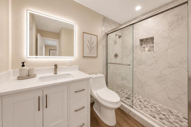 127 Calle Largo Drive, Hollywood, FL 33021