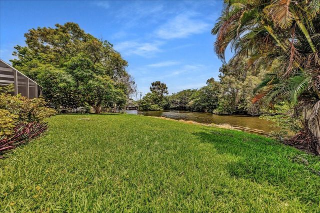 127 Calle Largo Drive, Hollywood, FL 33021