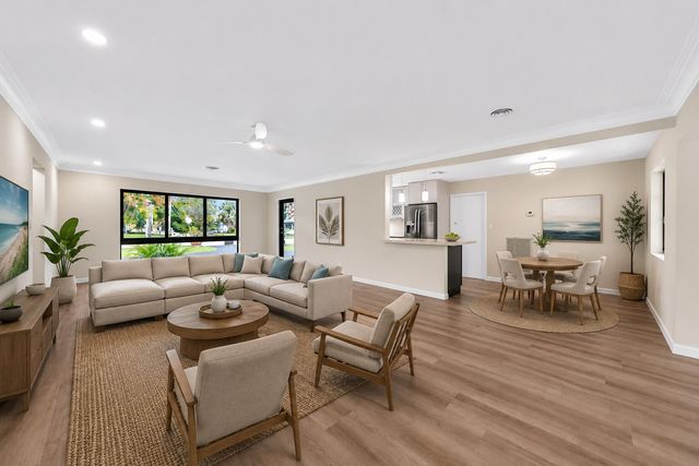 127 Calle Largo Drive, Hollywood, FL 33021