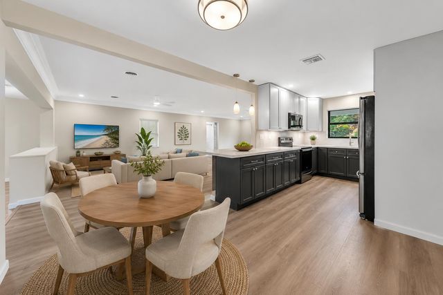 127 Calle Largo Drive, Hollywood, FL 33021