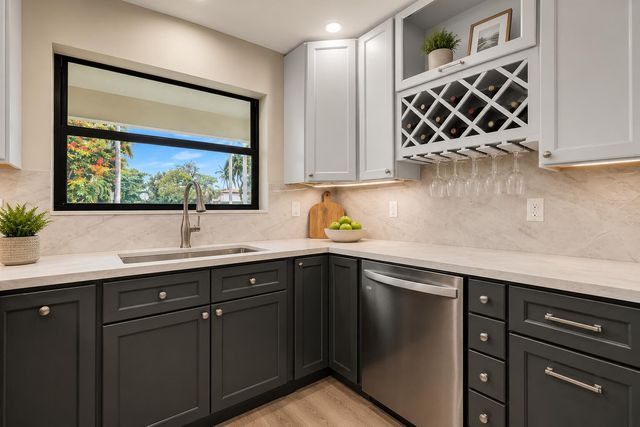 127 Calle Largo Drive, Hollywood, FL 33021
