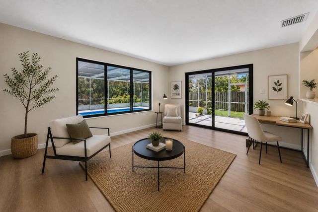 127 Calle Largo Drive, Hollywood, FL 33021