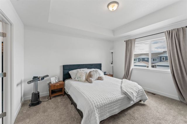 717 Greenwell Place, Norwalk, IA 50211