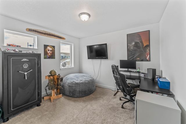 717 Greenwell Place, Norwalk, IA 50211