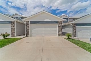 717 Greenwell Place, Norwalk, IA 50211
