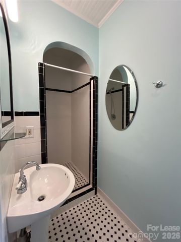215 S Summit Avenue, Charlotte, NC 28208