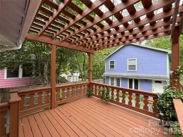 215 S Summit Avenue, Charlotte, NC 28208