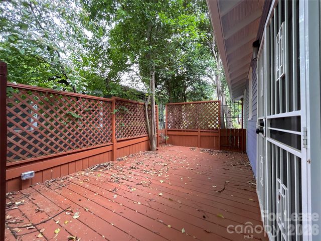 215 S Summit Avenue, Charlotte, NC 28208