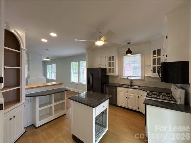 215 S Summit Avenue, Charlotte, NC 28208