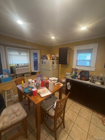 14621 Roselawn Street, Detroit, MI 48238