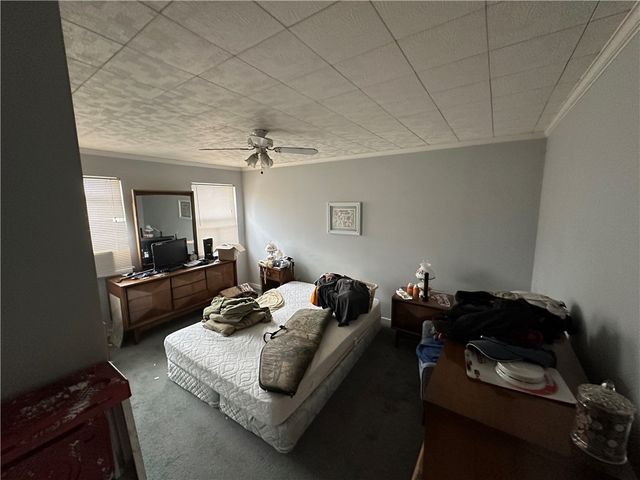 320 Raymond St, Swissvale, PA 15218