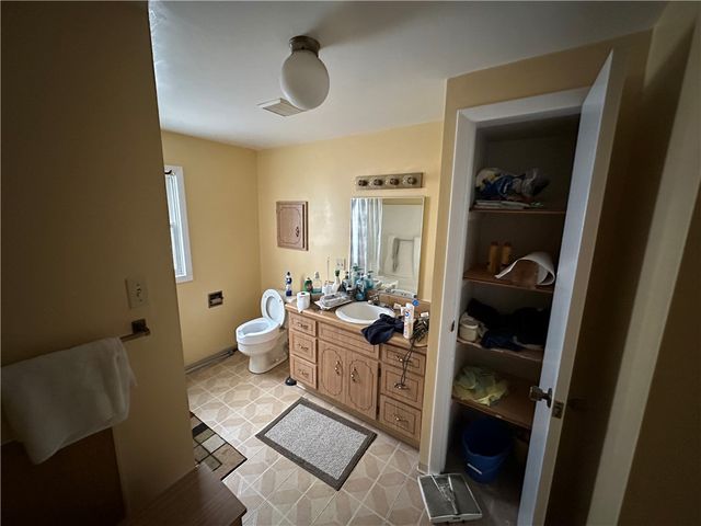 320 Raymond St, Swissvale, PA 15218