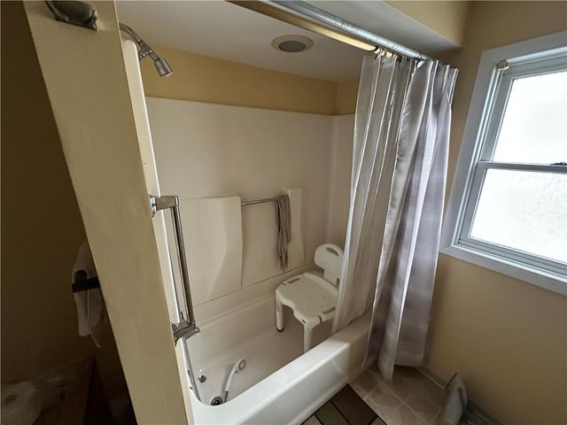 320 Raymond St, Swissvale, PA 15218