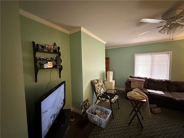 320 Raymond St, Swissvale, PA 15218