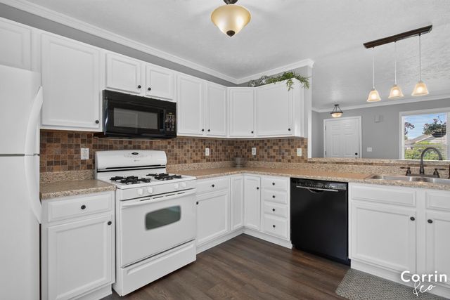 2146 E Maple Court, Zeeland Twp, MI 49464